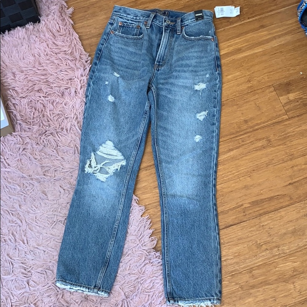 Brand New Abercrombie & Fitch mom jeans